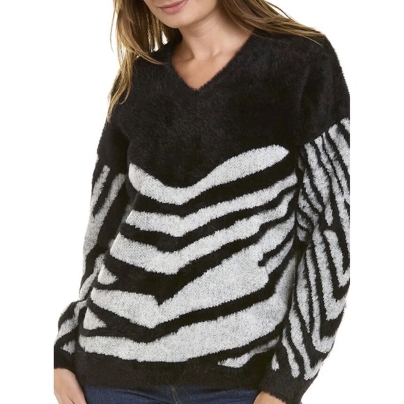 Vince Camuto Zebra-Print Eyelash Sweater Antique White S - Picture 1 of 13